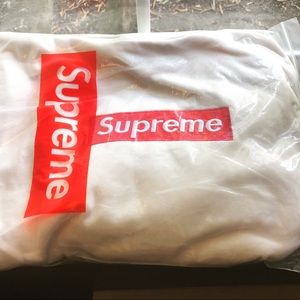 Supreme Box Logo Men’s Medium